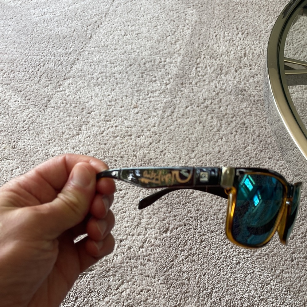 Quicksilver sunglasses - Picture 2 of 3